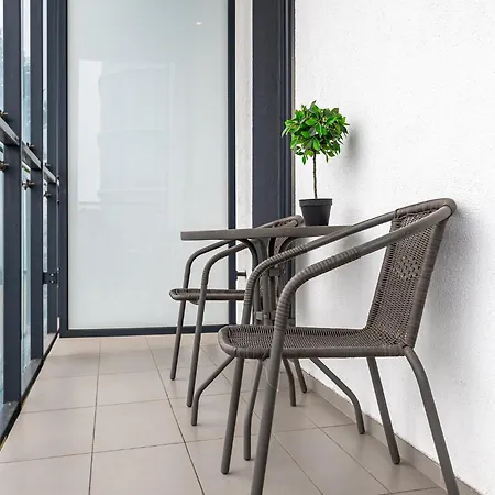 Rentplanet - Bliska Wola Apartment Warsaw Exterior photo